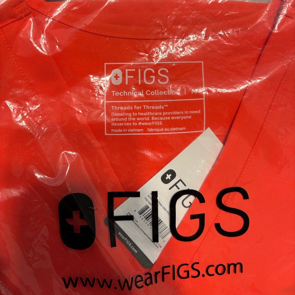 FIGS M Catarina top Fiery Coral- NWT